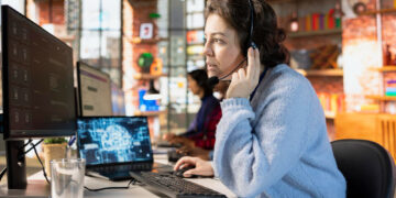 The Hybrid IT Support Model: Combining Onsite IT Support Services with Remote Monitoring