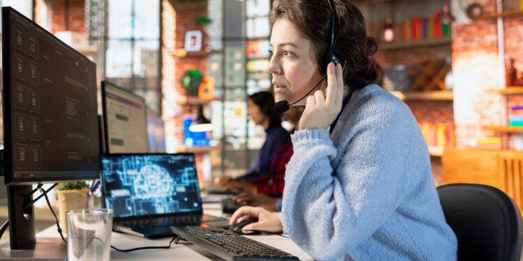 The Hybrid IT Support Model: Combining Onsite IT Support Services with Remote Monitoring