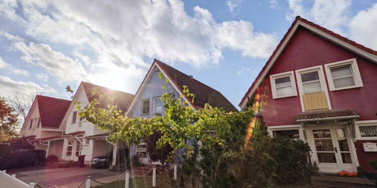 Why Technology Makes Investing in Off-Plan Properties Easier Than Ever in Dubai