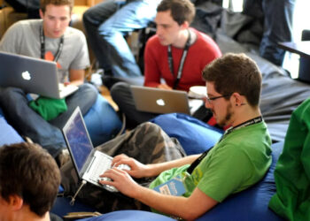 Geekzilla Tio Geek: The Coolest Place for Tech, Games, and Geek Stuff