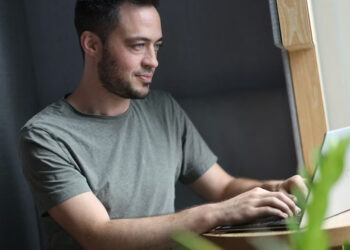 What Is FintechAsia Net Start Me Up? A Simple Guide for New Founders