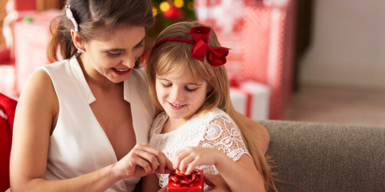 5 Timeless Mother's Day Jewellery Gifts She Will Cherish Forever