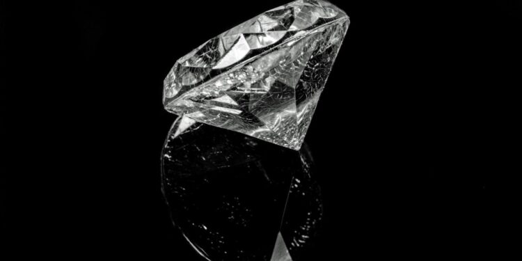 Why Round Cut Diamonds Offer Brilliant, Timeless Sparkle