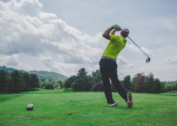 How DoFota Kucharski Become a Pro Golfer and Overcame the Odds