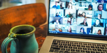 WhosValora: The Curious Online Persona Everyone Wants to Know