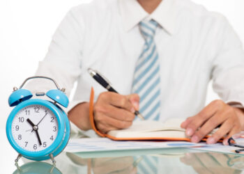 What is the annual number of work hours?