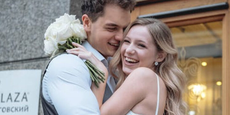 How to Design a Wedding Guest Book That Matches Your Wedding Theme