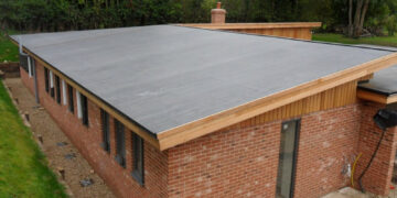 A Comparison of the Pros and Cons of a Flat Roof