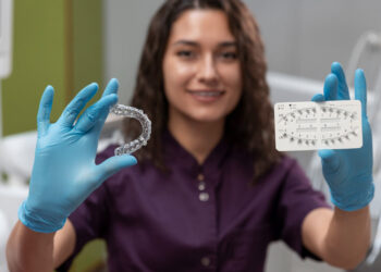 How Should You Select Transparent Retainer Sheets for Your Needs?