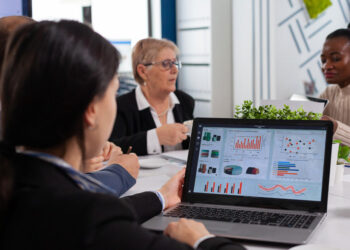 How Conversational Analytics Turns Conversations into Data Insights