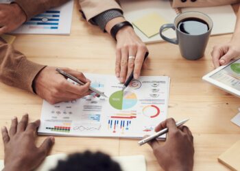 Scaling a Limited Company Without Overextending